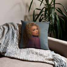 Load image into Gallery viewer, THE LOOK beauty Pillow
